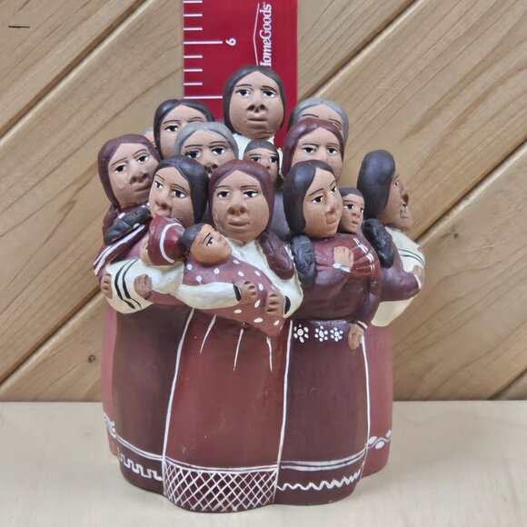 VTG Handcrafted Peruvian Red Clay Folk Art Circle Sculpture 13 Women 5 Babies Mo - Picture 12 of 13